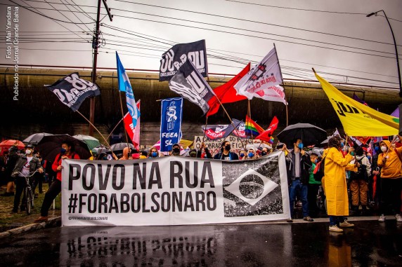 Em Porto Alegre, protesto durante edição 2021 do Grito dos Excluídos conclama #ForaBolsonaro.
