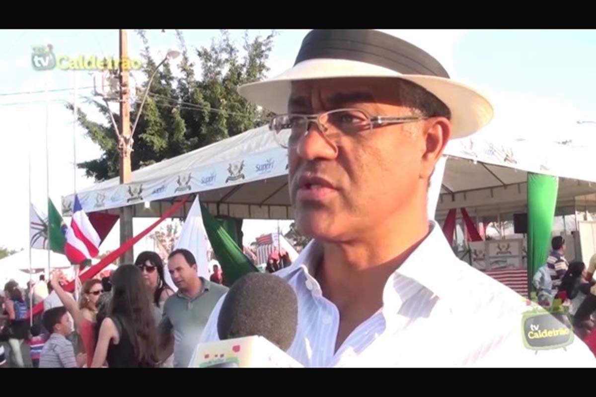 O jornalista Jailton Batista, que foi secretário da Cultura de Feira de Santana esteve aniversariando ontem.