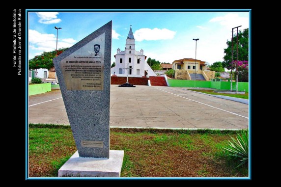 Praça Nossa Senhora Aparecida, centro da cidade de Bertolínia, Piauí.
