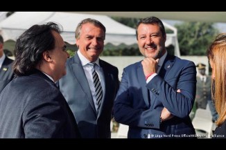 Presidente Jair Bolsonaro se reuniu com Matteo Salvini, ex-ministro conhecido pela xenofobia, em monumento que homenageia pracinhas brasileiros mortos na Segunda Guerra. Evento foi evitado por políticos moderados da região.