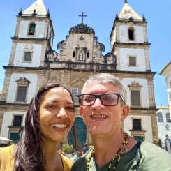 Zerivan e Mônica. Ao fundo, a Igreja de São Francisco, Centro Histórico de Salvador da Bahia
