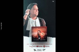 Cartaz anuncia novo CD do cantor Thiago Aquino.