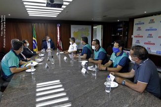 Governador Rui Costa manteve reunião com diretores da competição de motos aquáticas ‘Rally dos Mares’.