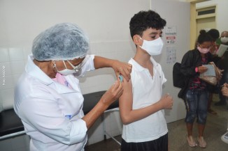 Crianças de 5 a 11 anos podem ser vacinadas contra a Covid-19 a partir desta segunda-feira (17/01/2022), em seis unidades de saúde de Feira de Santana.
