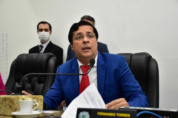 Vereador Fernando Dantas Torres (PSD-BA) ameaça com violência colega, fato ocorreu nesta quarta-feira (09/02/2022) no plenário da Câmara Municipal de Feira de Santana.