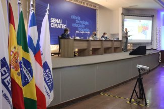Secretários estadual em exercício Paulo Guimarães apresentou 'Panorama das oportunidades de negócios na Bahia'.