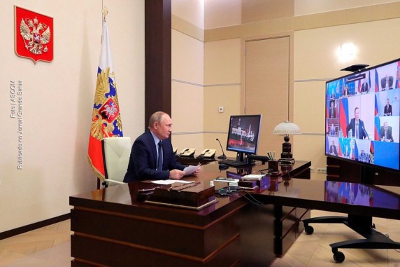 Vladimir Putin: Vocês da Europa ainda precisam do gás russo, mas estamos nos voltando para o Oriente.