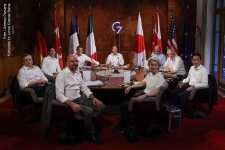 Reunião de líderes do G7 em Munique, Alemanha, com a chanceler da Alemanha Olaf Scholz, Joe Biden, Boris Johnson, Fumio Kishida, Ursula von der Leyen, Charles Michel, Mario Draghi, Justin Trudeau e Emmanuel Macron, em uma mesa redonda para primeira sessão de trabalho.