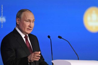 Vladimir Putin, presidente da Rússia, amplia independência do país na relação com o Ocidente.